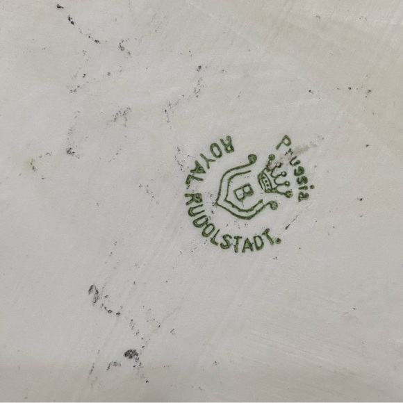 Vintage ROYAL RUDOLSTADT Prussia Hand-painted Clover leaf shaped Dish - Picture 11 of 11